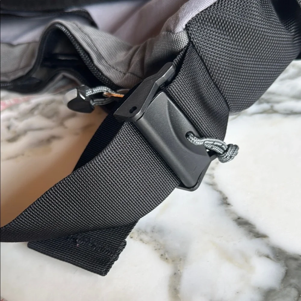 REI Musette Messenger Bag Black Gray Crossbody Travel Commuter Organizer